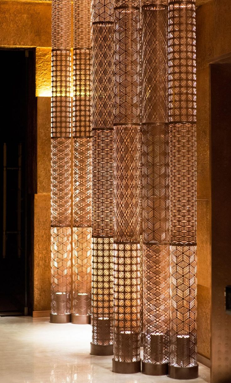 Aluminum mesh opening detail